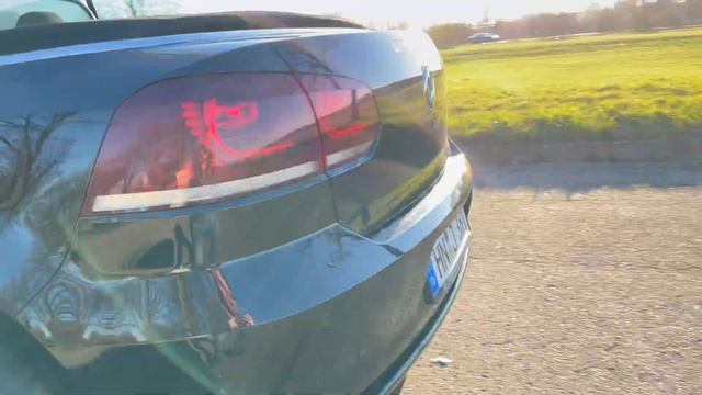 Golf 6 Cabrio in Deep Black Perleffekt смотреть онлайн