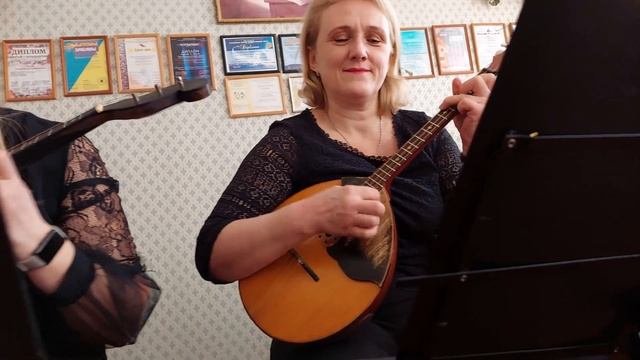 "Нашей школе -95" поздравляет "народный" ансамбль русских народных инструментов "Виртуозы" смотреть онлайн