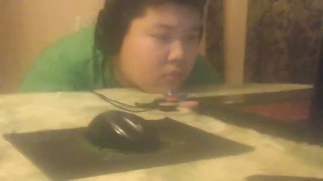 Двоюродный брат играет в компьютер смотреть онлайн