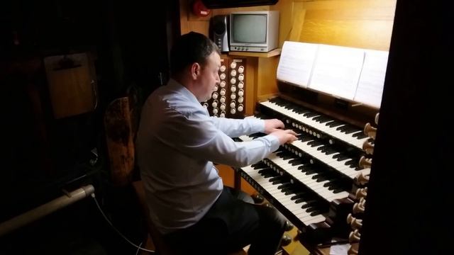 Edward Taylor plays Willan: Prelude on 'Martyrdom' смотреть онлайн