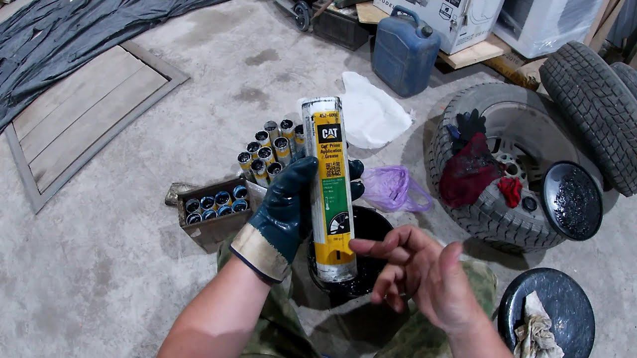 Как самому перезарядить тубы для смазки техники. смотреть онлайн