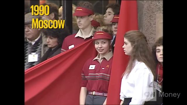 1990: First McDonald's opens in Moscow смотреть онлайн