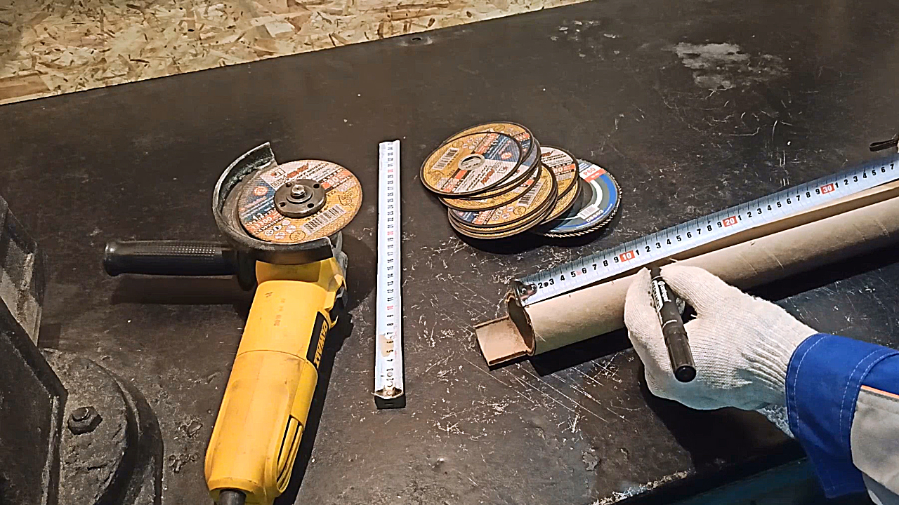 Обустройство мастерской Рабочее место Часть 5 Полка для отрезных дисков своими руками смотреть онлайн