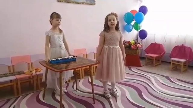 Коренева Маргарита, Пензина Анастасия (МБДОУ ДС №387) - Весенний хоровод "Согрей меня, согрей" смотреть онлайн