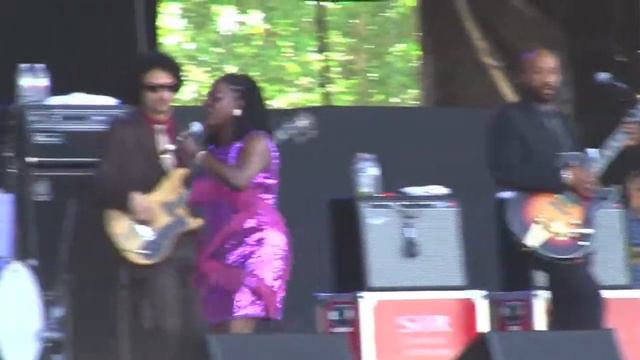 Sharon Jones & the Dap Kings Bonnaroo 2011 смотреть онлайн