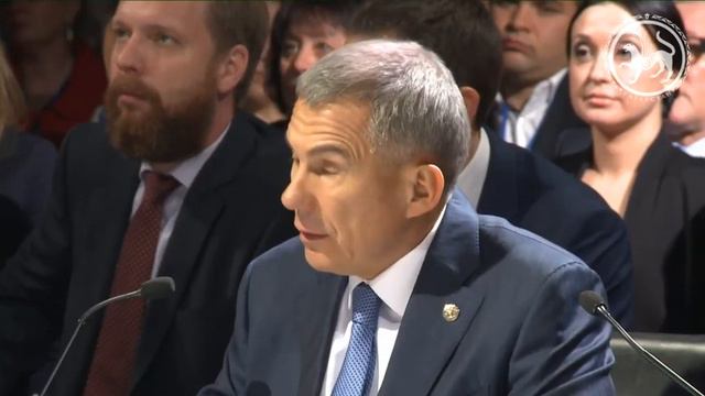 Рустам Минниханов открыл VI заседание Совета по предпринимательству при Президенте РТ смотреть онлайн