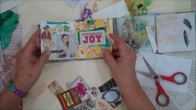 Working on my Accordion Mini Glue Book смотреть онлайн