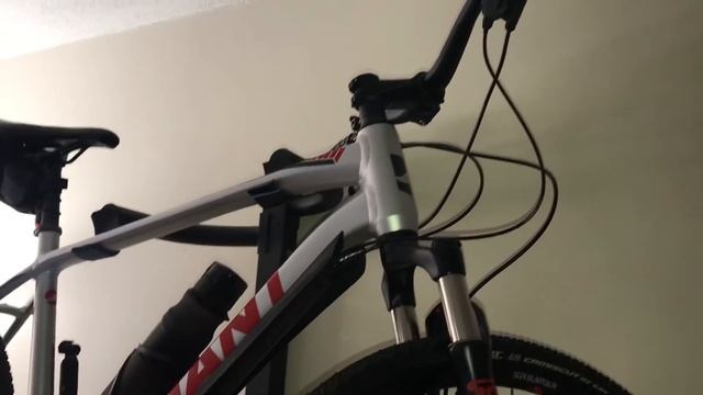 GT pantera Elite 2018 and Giant Roam 1 2019 смотреть онлайн