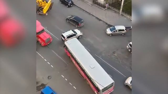 Владивосток ул. Светланская автобус встречка смотреть онлайн