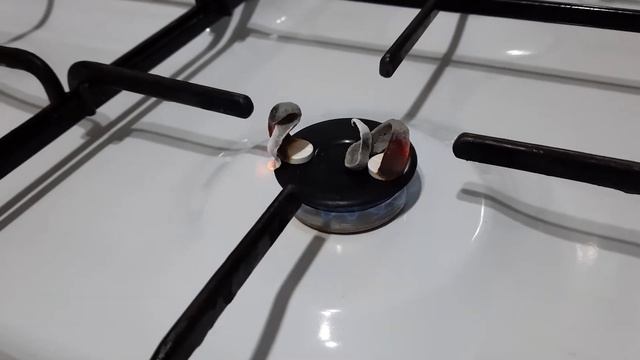 Как красиво горит кальция глюконат смотреть онлайн