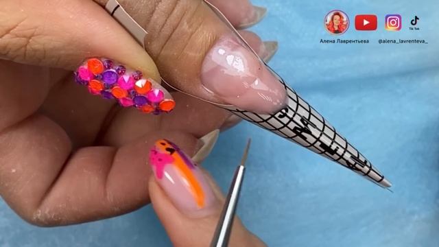 Преображение после травмы ногтя ? Коррекция ногтей гелем ? смотреть онлайн