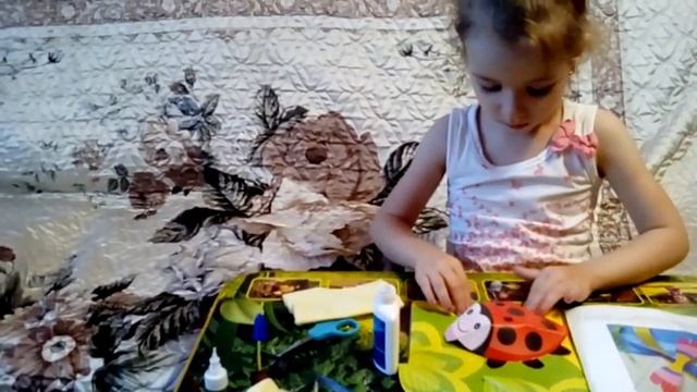 делаем божью коровку, цветок с пчелкой и тюльпан смотреть онлайн