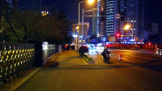 【HD】 Cyberpunk Night Walk Through Streets of Downtown Chinese City (Wuxi, China) смотреть онлайн