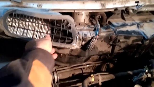 ВАЗ 2110. Простая замена отопителя салона. (радиатора печки) На автомобиле 2007-08г. смотреть онлайн