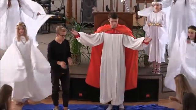 К кому-то станет Он лицом и даст награды, А к кому-то станет Он спиною... смотреть онлайн