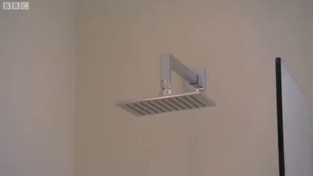 Haus Properties on Homes Under The Hammer смотреть онлайн
