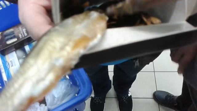 Цвелая мойва в АТБ смотреть онлайн
