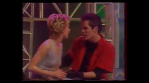 Саша Савельева и Маша Алалыкина поют с группой "Лицей"