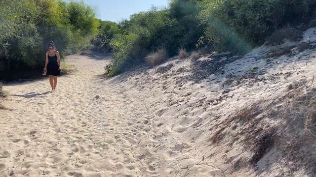 Makronissos Beach Summer WALKING 4K Travel Vlog смотреть онлайн