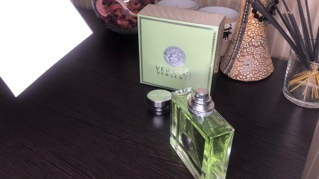 Распаковка Versace Versense умопомрачительный свежий древесно-цветочно- мускусный аромат смотреть онлайн