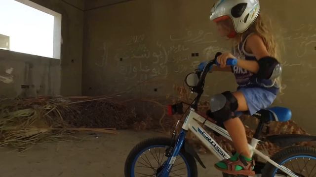 Тестируем детский велосипед с колесами 16 дюймов. Crosser bicycle crash test by Svetmen. смотреть онлайн