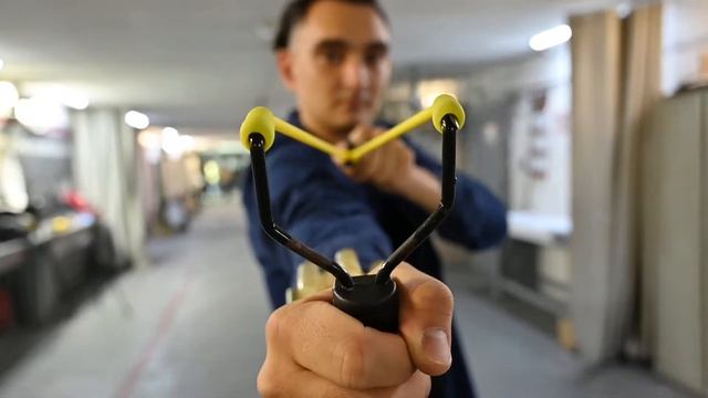 Проверяем монолитный поликарбонат на прочность! смотреть онлайн