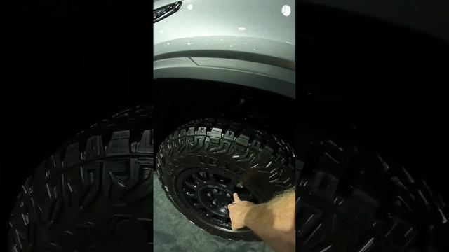 STERLING METALLIC - 2023 GMC SIERRA AT4X AEV Edition!! смотреть онлайн