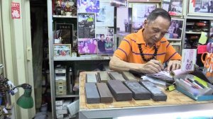 Заточка на водных камнях. Легендарный точильщик ножей Chan Wah Kee.