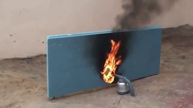 Как горит ЭППС XPS (экструдированный пенополистирол) смотреть онлайн