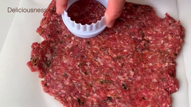 Deliciousnessly | HOMEMADE JUICY MINI BURGER | How To Make Mini Hamburgers| PARTY FOOD IDEAS смотреть онлайн