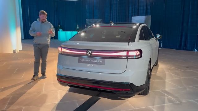 This Is The New Volkswagen ID.7! My Tour Of MEB’s Improved Software, Powertrain, And Interior смотреть онлайн