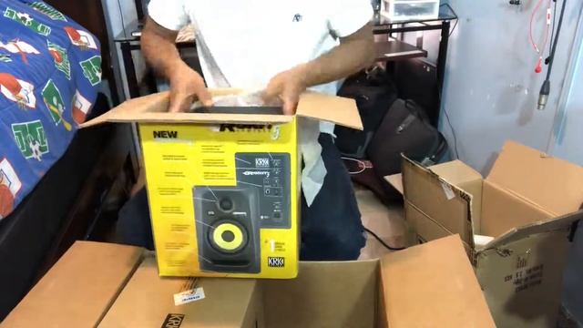 Unboxing (Monitores KRK Rokit G3 Power Series Studio monitors) смотреть онлайн