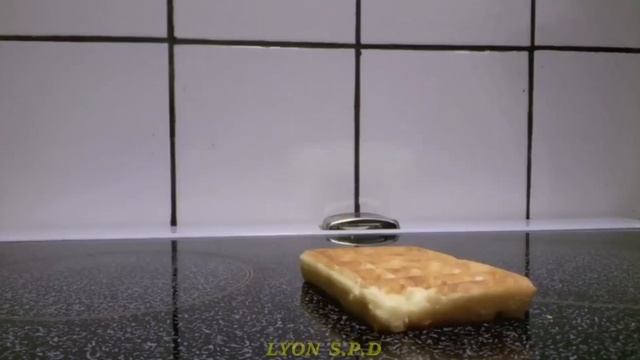 Башшня пиццы шум вафля (вафельный мем)