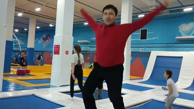 Сводил, называется, детей в Внебо парк! 30.03.2019 г. смотреть онлайн