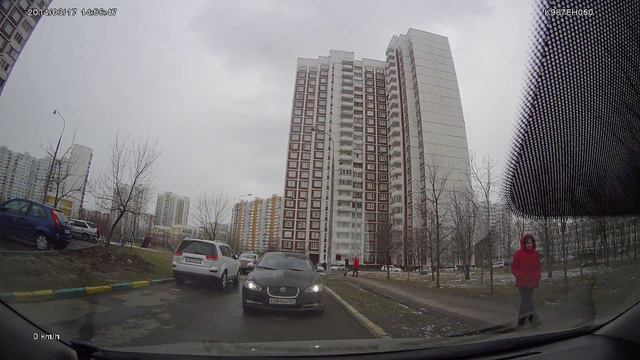 упёртая женщина, думает что она попала в Англию смотреть онлайн