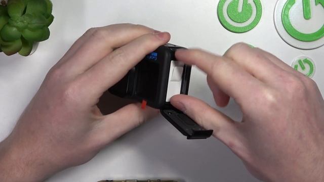 Gopro Hero 11 Black - How To Insert SD Card