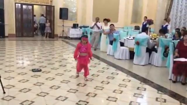 Индийский танец Детский танец Попури индийский Аяулым 6 лет ? смотреть онлайн