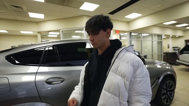 He SMASHED my Hand in the Door! (Broken?) смотреть онлайн