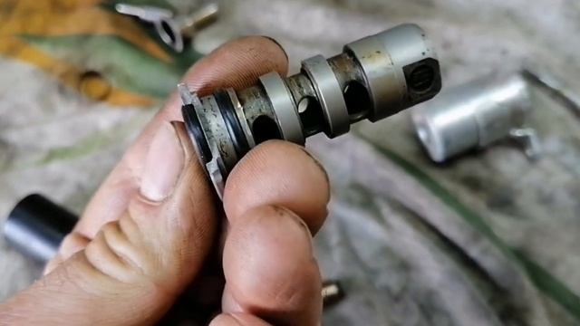 Чистка клапана фазорегулятора Пежо 407. смотреть онлайн