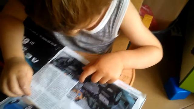 Саша знает как правильно называются машины, особенно китайские смотреть онлайн