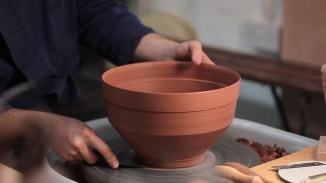 Trimming a Large, Angular Bowl Form — ASMR Edition смотреть онлайн