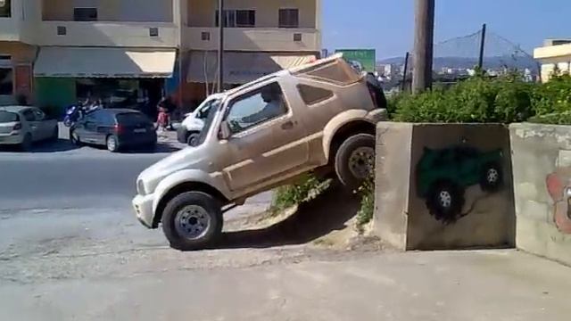 Suzuki Jimny almost climbing a wall by Kazanis Garage смотреть онлайн