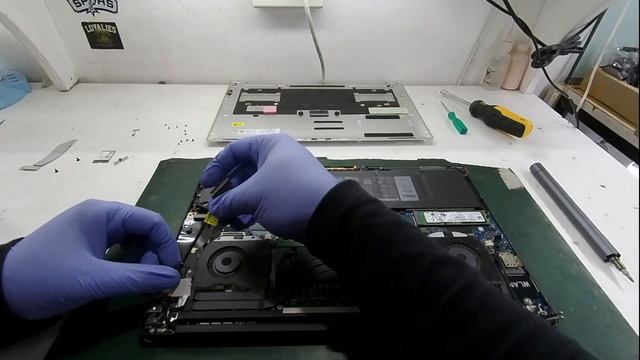 DELL XPS 15 7590 SCREEN REPLACEMENT смотреть онлайн