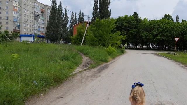 ВЛОГ.КСЮШЕ 4 ГОДА.РАСХЛАМЛЕНИЕ ДЕТСКОЙ.КОСИМ ТРАВУ. смотреть онлайн