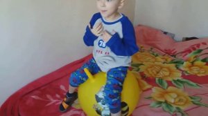 Прыжки на мяче для фитнеса