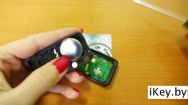 Замена батарейки в ключе ВОЛЬВО V70, ХС60, ХС70, S60, S80, С30 Change the battery смотреть онлайн