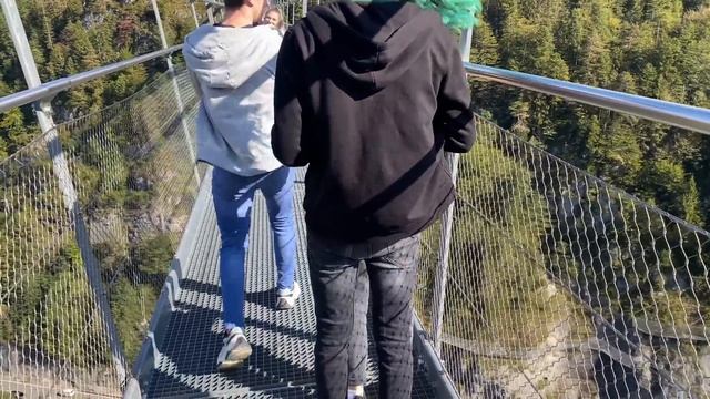 НАШЕ ПУТЕШЕСТВИЕ НА ПОДВЕСНОЙ МОСТ В АВСТРИИ.Higline179.ЗАЕХАЛИ НА ОЗЕРО АЙБЗЕЕ.ВОДОПАД НА РЕКЕ ЛЕХ смотреть онлайн