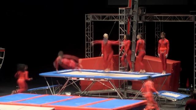 My quest to defy gravity and fly | Elizabeth Streb смотреть онлайн