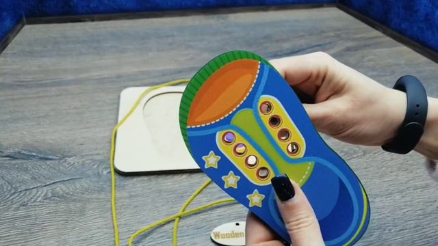 Учимся завязывать шнурки с крутой развивающей игрушкой производства Woodenstyle_ua смотреть онлайн