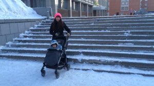Как легко спуститься/подняться по лестнице с детской коляской и ребёнком. Для мам-новичков